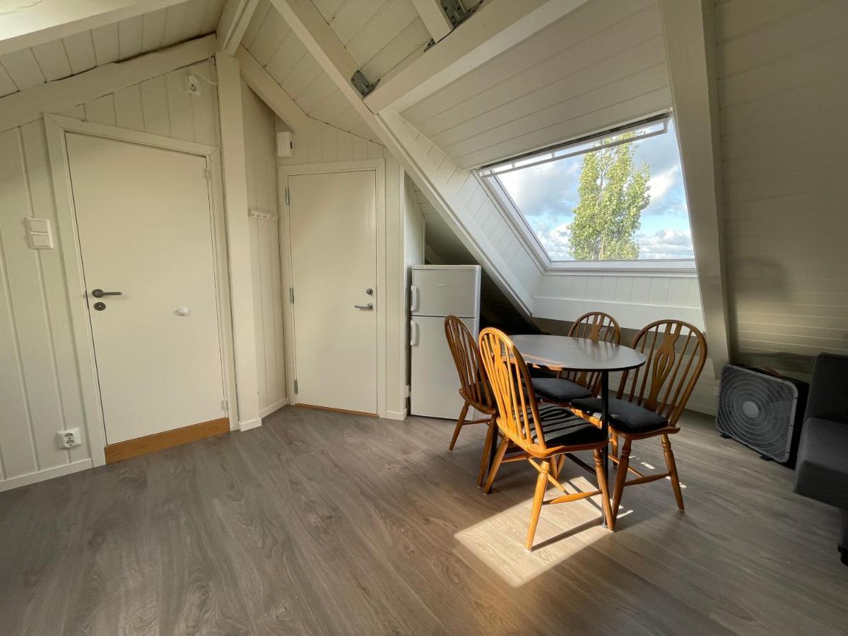 Stunning Hilltop Nest Unparalleled Views - Ideal For Tourists Business *