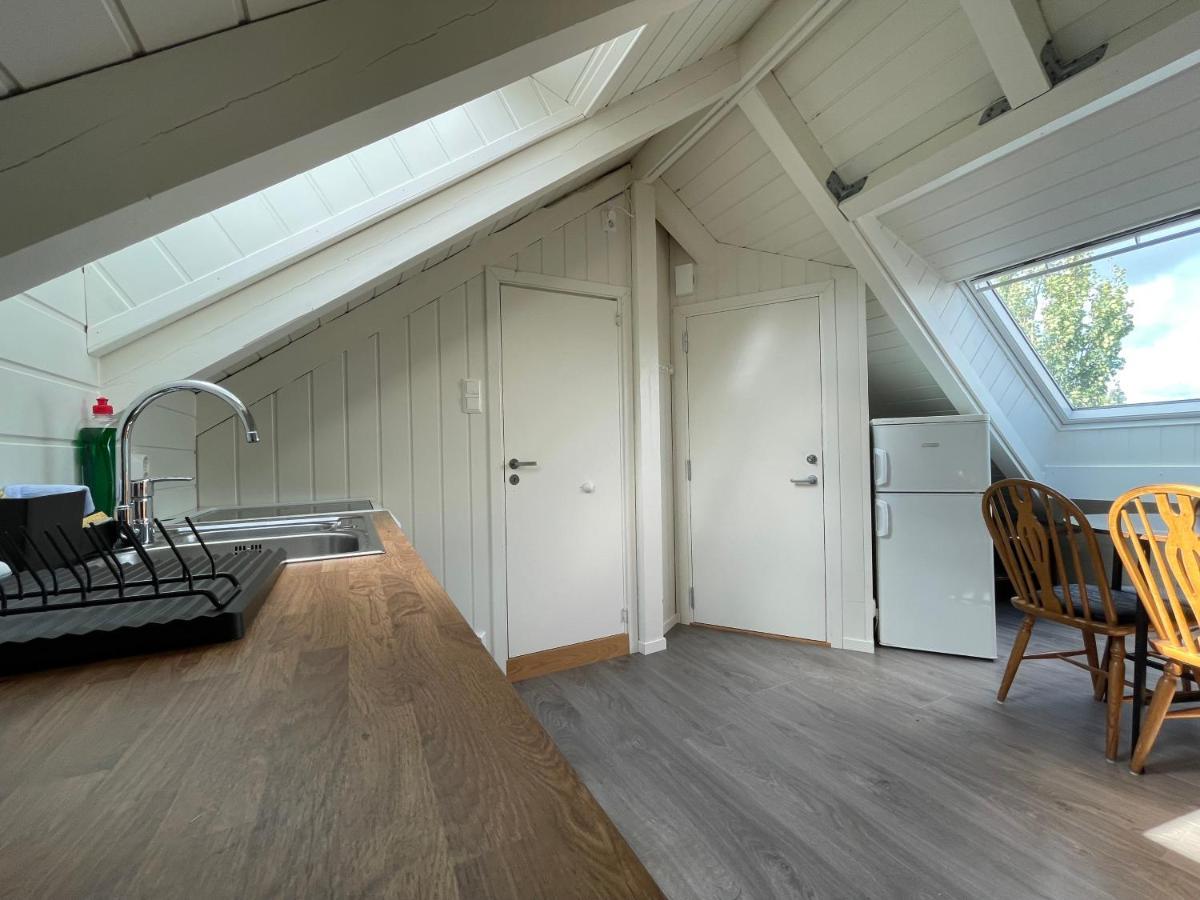 Stunning Hilltop Nest Unparalleled Views - Ideal For Tourists Business